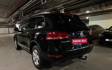 Volkswagen Touareg III, 2011 год, 1 990 000 рублей, 4 фотография