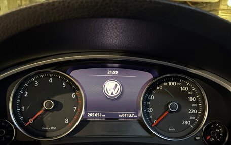 Volkswagen Touareg III, 2011 год, 1 990 000 рублей, 13 фотография