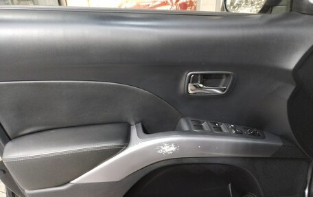 Mitsubishi Outlander III рестайлинг 3, 2008 год, 650 000 рублей, 5 фотография