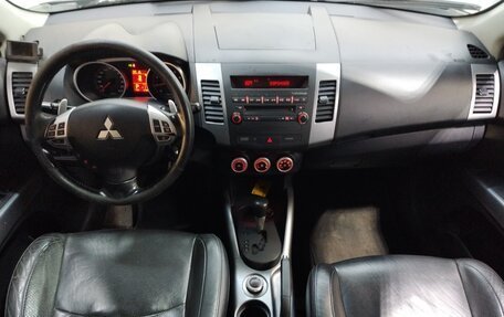 Mitsubishi Outlander III рестайлинг 3, 2008 год, 650 000 рублей, 8 фотография