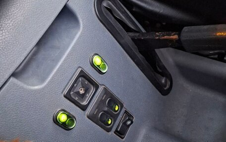 ЛуАЗ Patriot, 2010 год, 730 000 рублей, 12 фотография