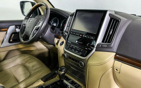 Toyota Land Cruiser 200, 2016 год, 4 997 000 рублей, 9 фотография