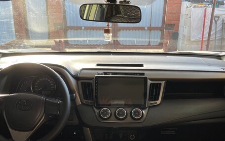 Toyota RAV4, 2015 год, 2 000 000 рублей, 7 фотография