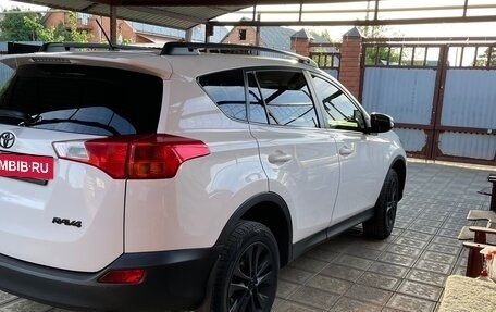 Toyota RAV4, 2015 год, 2 000 000 рублей, 6 фотография