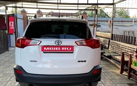 Toyota RAV4, 2015 год, 2 000 000 рублей, 4 фотография