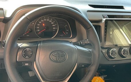 Toyota RAV4, 2015 год, 2 000 000 рублей, 14 фотография