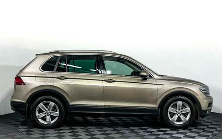 Volkswagen Tiguan II, 2017 год, 2 697 000 рублей, 4 фотография