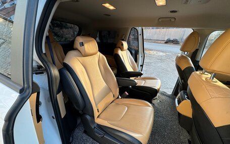 KIA Carnival, 2021 год, 3 850 000 рублей, 28 фотография