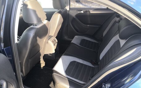 Volkswagen Jetta VI, 2012 год, 945 000 рублей, 11 фотография