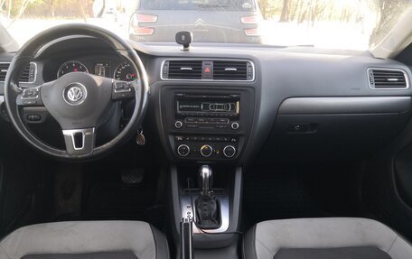 Volkswagen Jetta VI, 2012 год, 945 000 рублей, 9 фотография