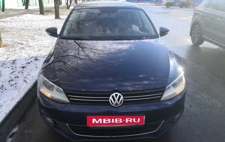 Volkswagen Jetta VI, 2012 год, 945 000 рублей, 3 фотография