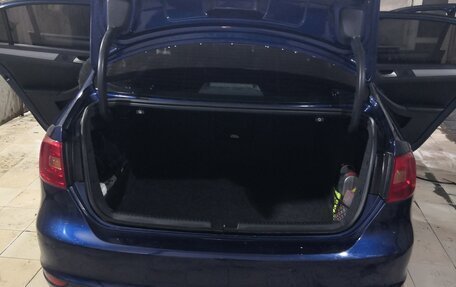 Volkswagen Jetta VI, 2012 год, 945 000 рублей, 20 фотография