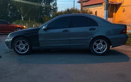 Mercedes-Benz C-Класс, 2004 год, 350 000 рублей, 6 фотография
