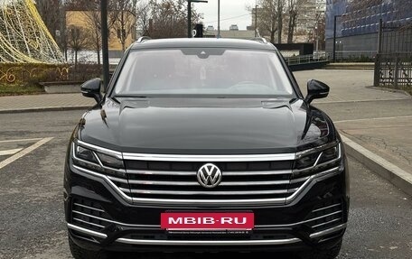 Volkswagen Touareg III, 2020 год, 5 800 000 рублей, 2 фотография