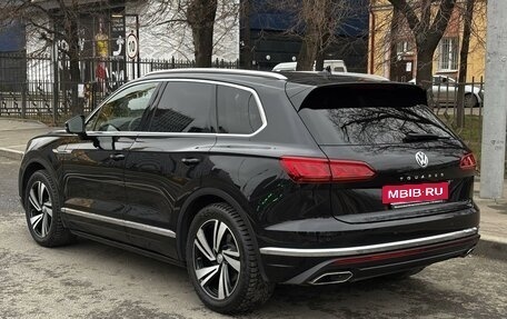 Volkswagen Touareg III, 2020 год, 5 800 000 рублей, 6 фотография