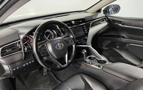 Toyota Camry, 2019 год, 2 900 000 рублей, 10 фотография