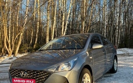 Hyundai Solaris II рестайлинг, 2021 год, 1 500 000 рублей, 10 фотография