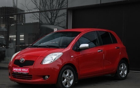 Toyota Yaris III рестайлинг, 2008 год, 530 000 рублей, 1 фотография