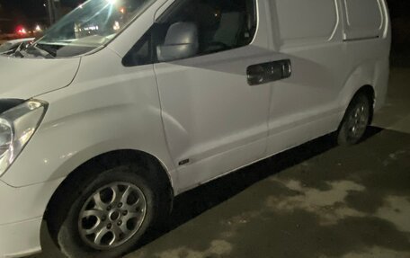 Hyundai Grand Starex Grand Starex I рестайлинг 2, 2008 год, 690 000 рублей, 2 фотография