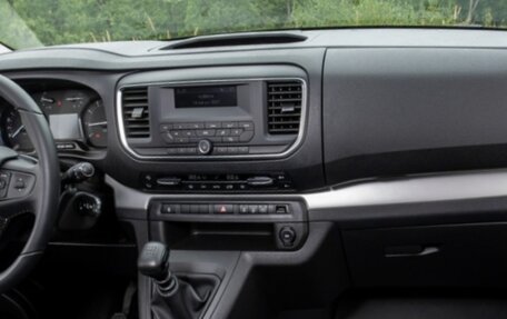 Peugeot Traveller I, 2019 год, 1 550 000 рублей, 7 фотография