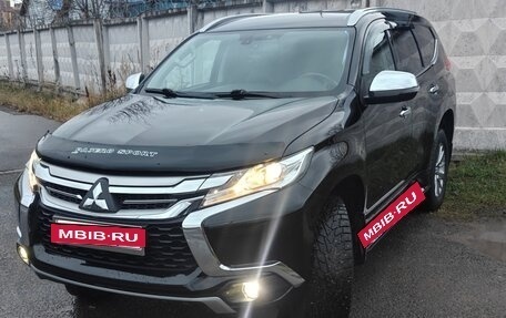 Mitsubishi Pajero Sport III рестайлинг, 2018 год, 2 950 000 рублей, 5 фотография