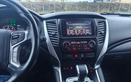 Mitsubishi Pajero Sport III рестайлинг, 2018 год, 2 950 000 рублей, 16 фотография