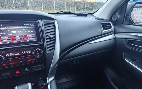 Mitsubishi Pajero Sport III рестайлинг, 2018 год, 2 950 000 рублей, 17 фотография