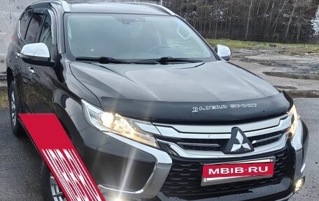 Mitsubishi Pajero Sport III рестайлинг, 2018 год, 2 950 000 рублей, 10 фотография