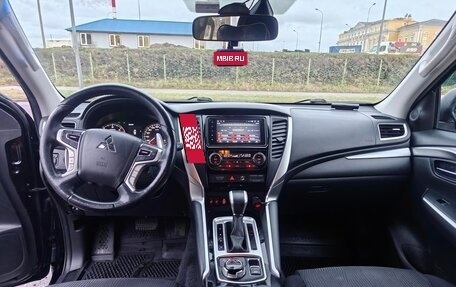 Mitsubishi Pajero Sport III рестайлинг, 2018 год, 2 950 000 рублей, 19 фотография