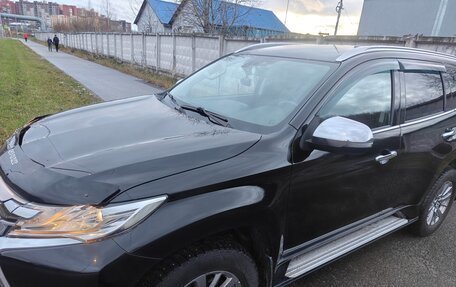 Mitsubishi Pajero Sport III рестайлинг, 2018 год, 2 950 000 рублей, 23 фотография