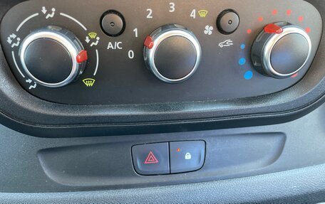 Renault Trafic, 2020 год, 3 150 000 рублей, 26 фотография