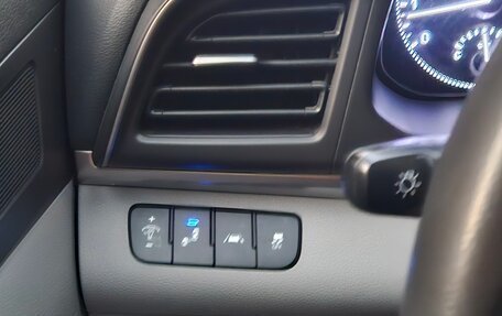 Hyundai Elantra VI рестайлинг, 2018 год, 1 750 000 рублей, 6 фотография