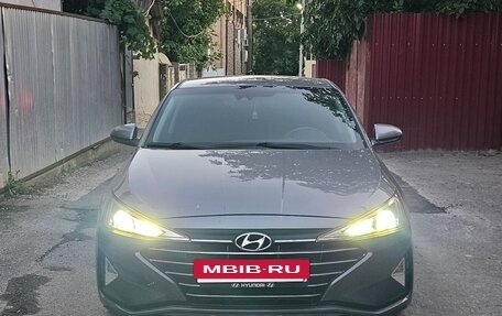 Hyundai Elantra VI рестайлинг, 2018 год, 1 750 000 рублей, 8 фотография