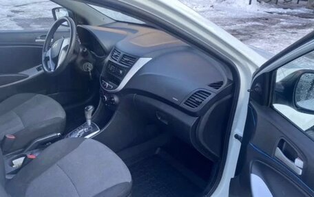 Hyundai Solaris II рестайлинг, 2011 год, 850 000 рублей, 2 фотография