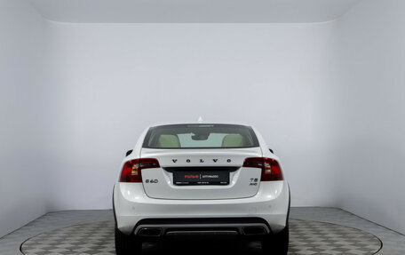 Volvo S60 Cross Country, 2018 год, 2 800 000 рублей, 6 фотография