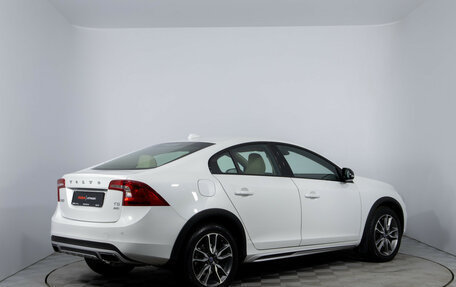 Volvo S60 Cross Country, 2018 год, 2 800 000 рублей, 5 фотография