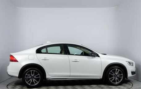 Volvo S60 Cross Country, 2018 год, 2 800 000 рублей, 4 фотография