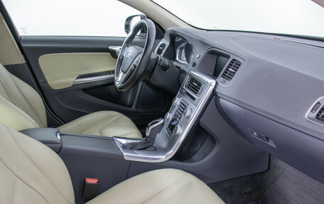 Volvo S60 Cross Country, 2018 год, 2 800 000 рублей, 9 фотография