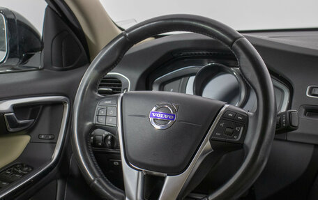 Volvo S60 Cross Country, 2018 год, 2 800 000 рублей, 15 фотография