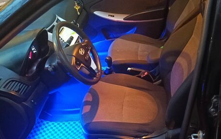 Hyundai Solaris II рестайлинг, 2012 год, 550 000 рублей, 6 фотография