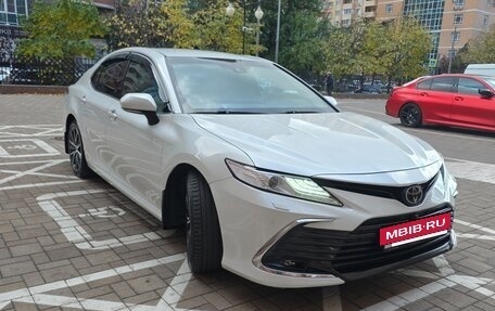 Toyota Camry, 2021 год, 3 250 000 рублей, 2 фотография