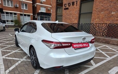 Toyota Camry, 2021 год, 3 250 000 рублей, 7 фотография