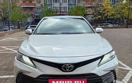 Toyota Camry, 2021 год, 3 250 000 рублей, 10 фотография