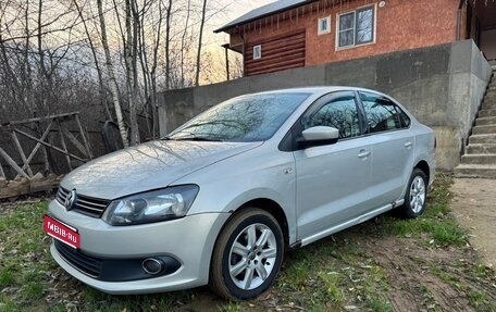 Volkswagen Polo VI (EU Market), 2013 год, 750 000 рублей, 1 фотография