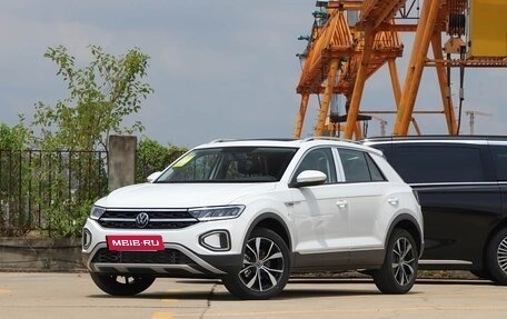 Volkswagen T-Roc I, 2025 год, 2 490 000 рублей, 2 фотография