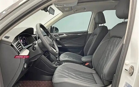 Volkswagen Tiguan II, 2024 год, 2 810 013 рублей, 13 фотография