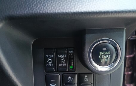 Toyota Roomy I, 2018 год, 1 019 000 рублей, 22 фотография