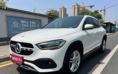 Mercedes-Benz GLA, 2021 год, 2 100 000 рублей, 1 фотография