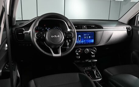 KIA Rio IV, 2021 год, 1 619 000 рублей, 6 фотография