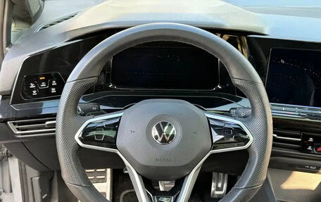 Volkswagen Golf VIII, 2022 год, 1 350 000 рублей, 10 фотография